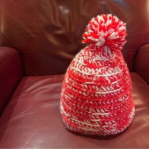 Hand Knitted Cozy Red White Pom-Pom Beanie Apres‎ Ski